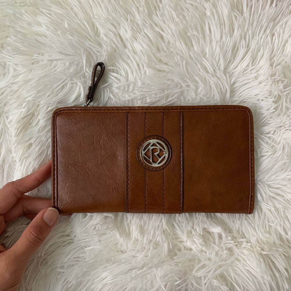 SLIGHTLY used Relic wallet